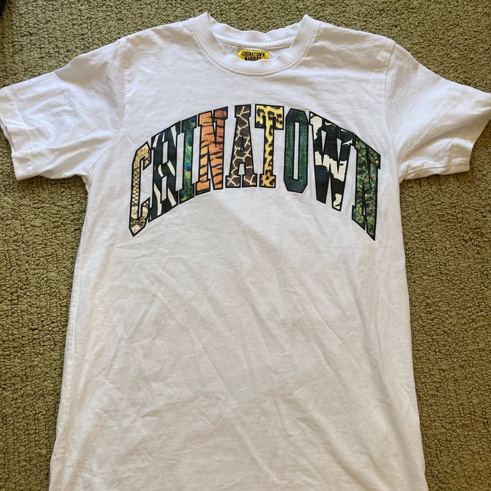 Chinatown Market TShirt size small